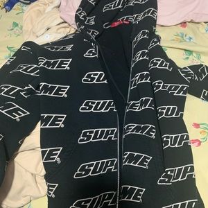 Supreme hoodie